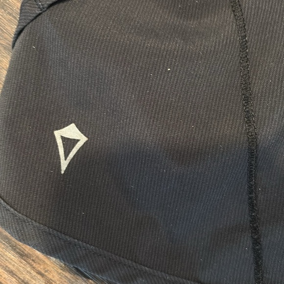 Girls Ivivva black shorts - Picture 4 of 4